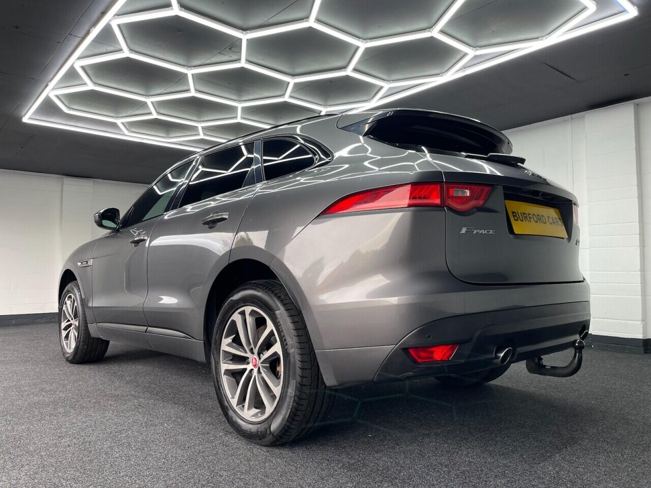 Used Jaguar F-Pace 2018 for sale - 76635415: Photo 16