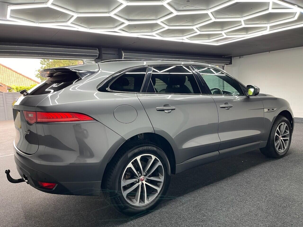 Used Jaguar F-Pace 2018 for sale - 76635415: Photo 21