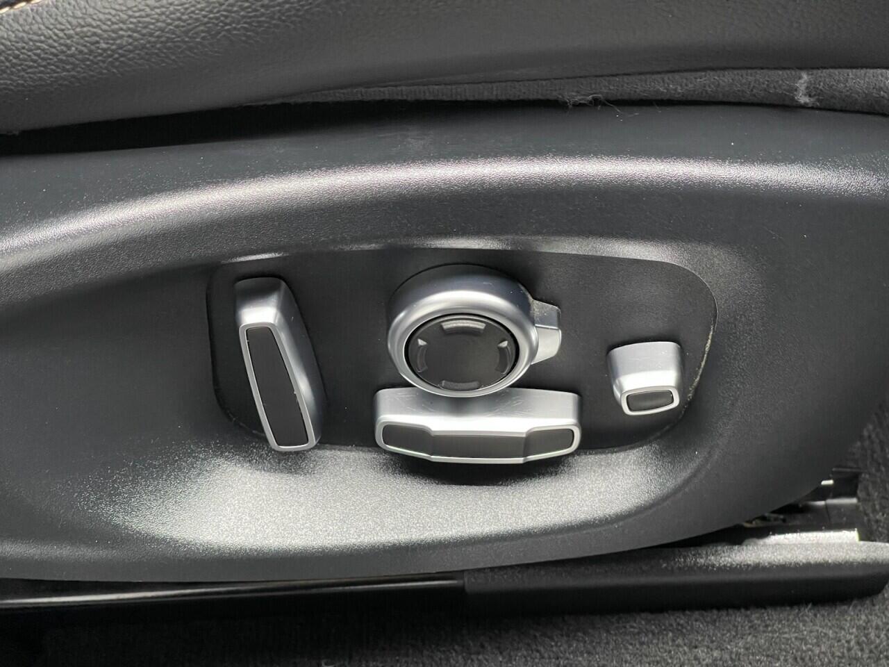 Used Jaguar F-Pace 2018 for sale - 76635415: Photo 27