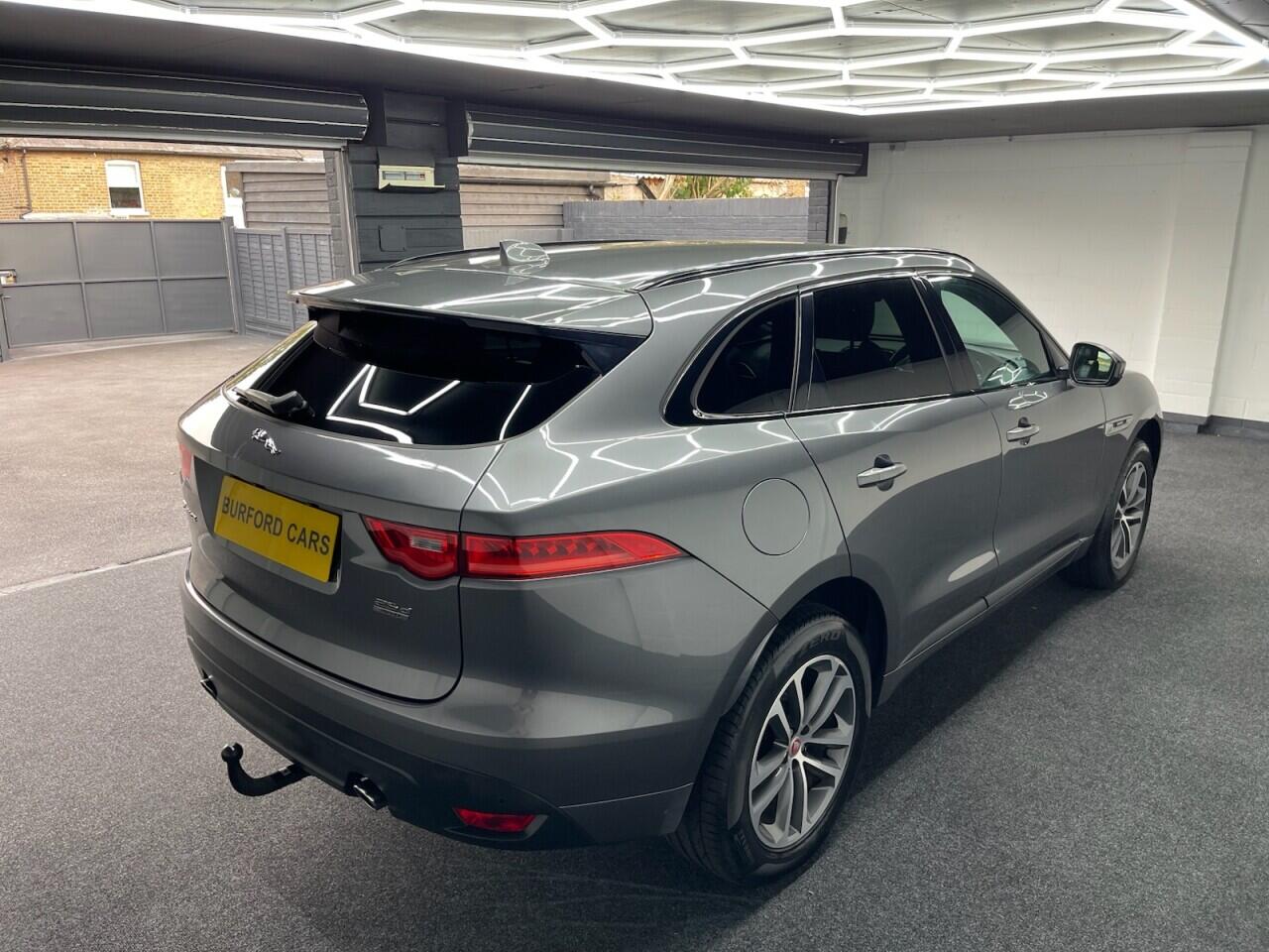 Used Jaguar F-Pace 2018 for sale - 76635415: Photo 5