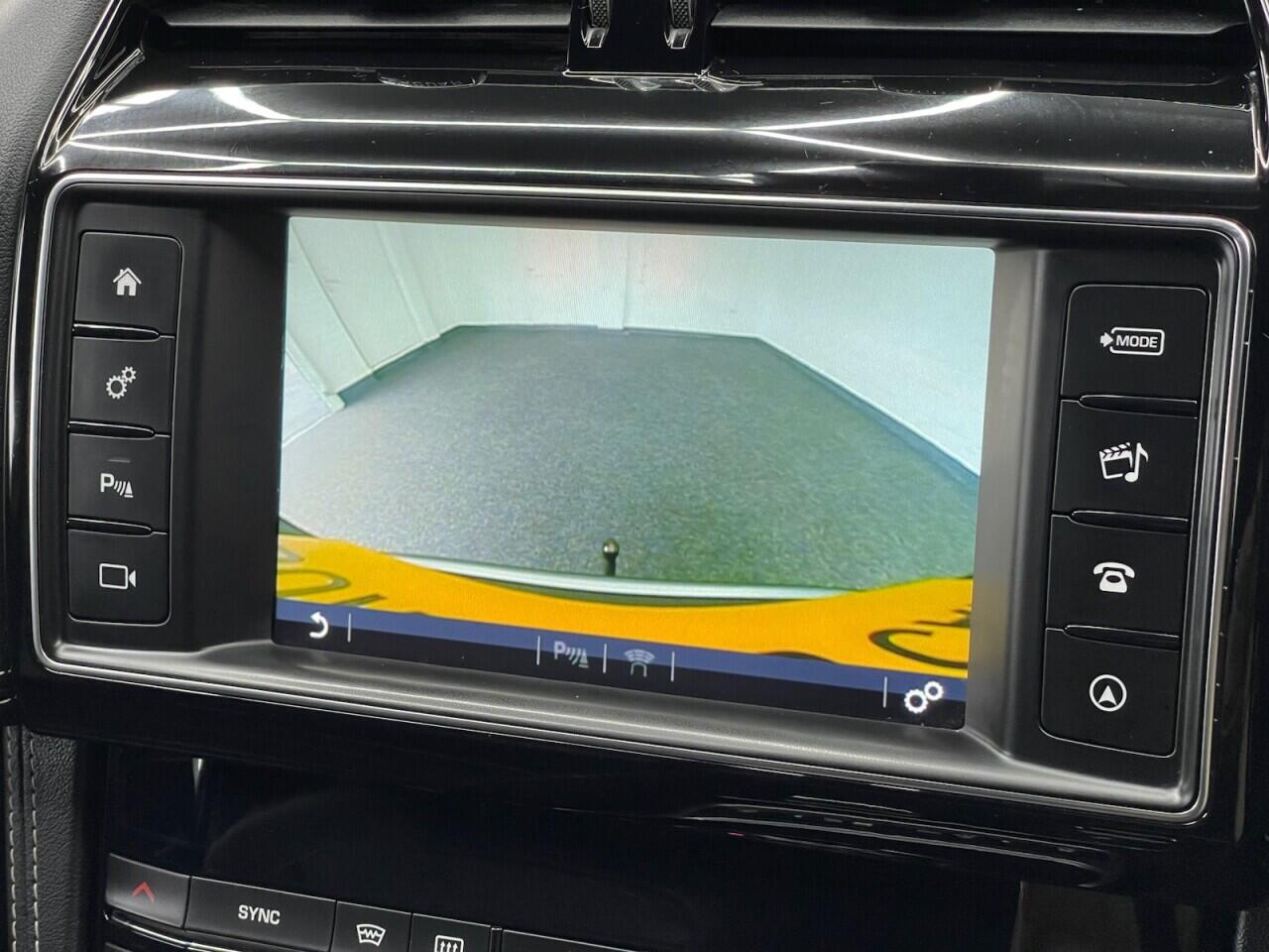 Used Jaguar F-Pace 2018 for sale - 76635415: Photo 9