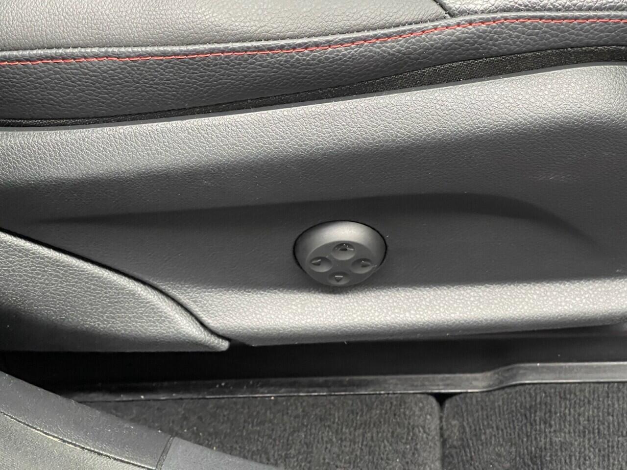 Used Mercedes-Benz GLC 2018 for sale - 77040419: Photo 33