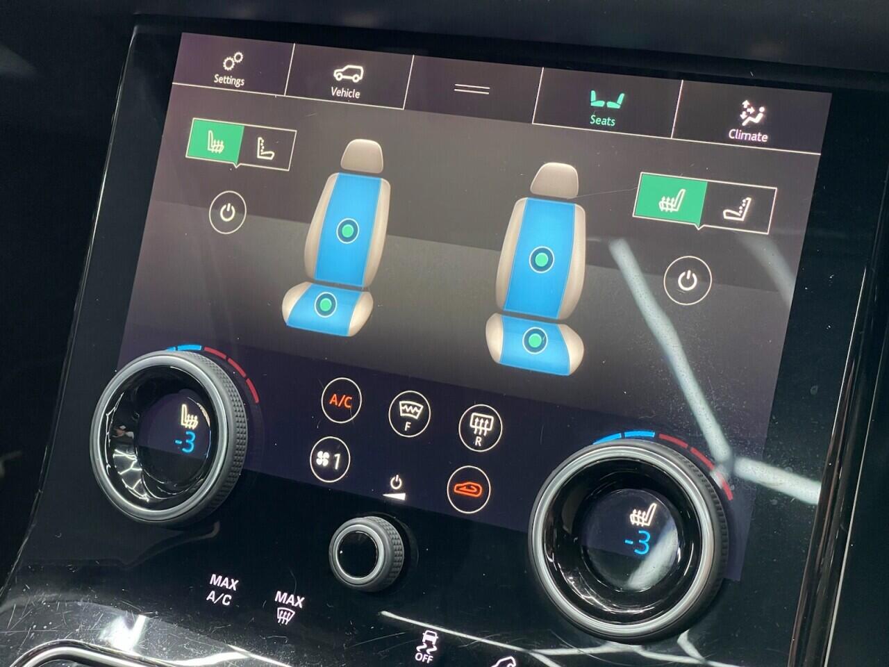 Used Land Rover Range Rover Velar 2017 for sale - 77696531: Photo 13