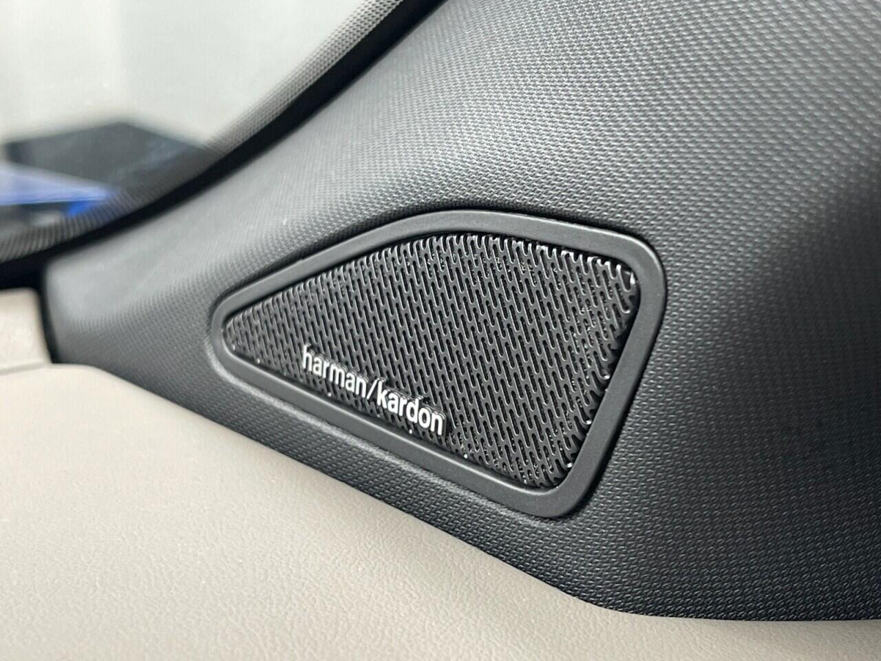 Used Volkswagen Amarok 2023 for sale - 76633605: Photo 11