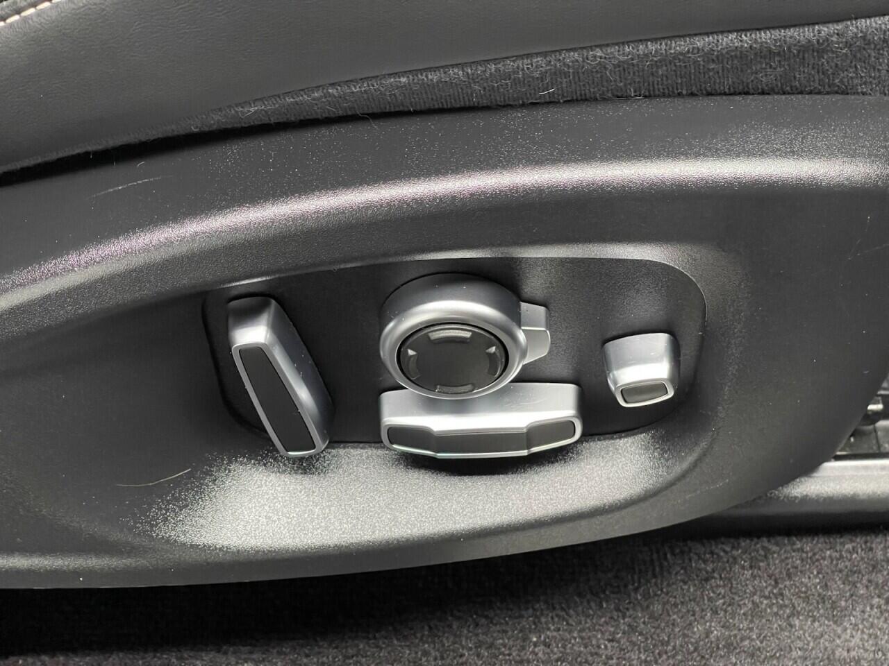 Used Jaguar E-Pace 2019 for sale - 76635416: Photo 25