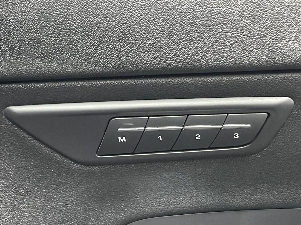 Used Jaguar E-Pace 2019 for sale - 76635416: Photo 26