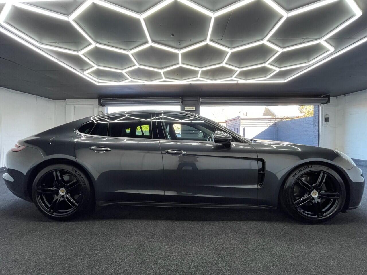 Used Porsche Panamera 2019 for sale - 77939330: Photo 3