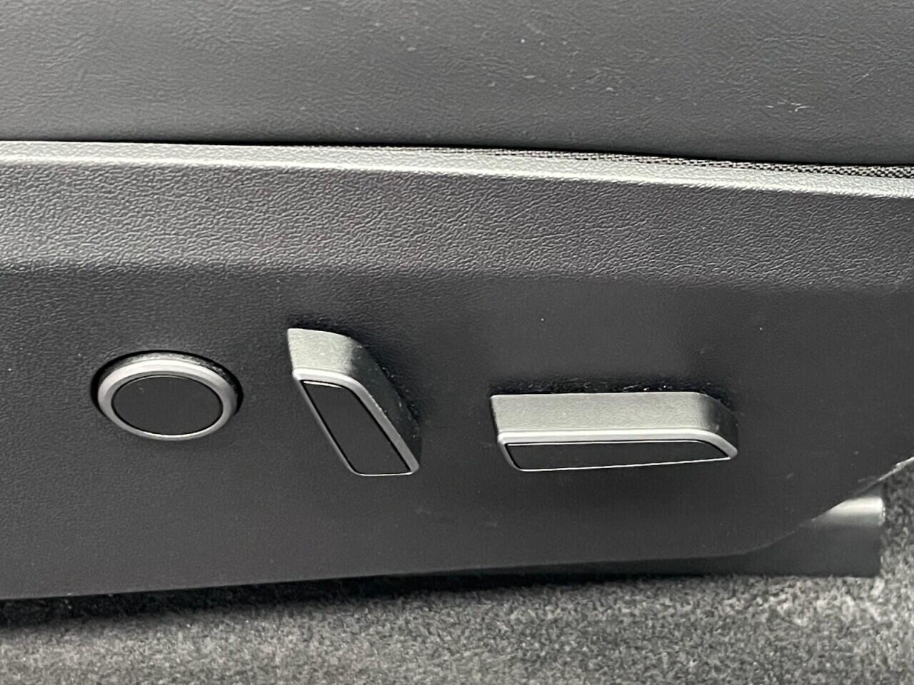 Used Tesla Model Y 2024 for sale - 77838695: Photo 38