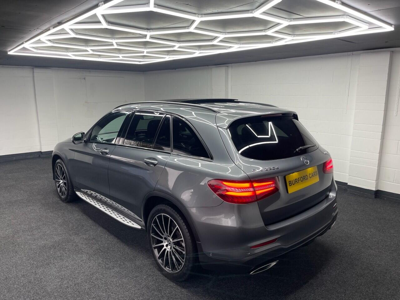 Used Mercedes-Benz GLC 2019 for sale - 76743234: Photo 10