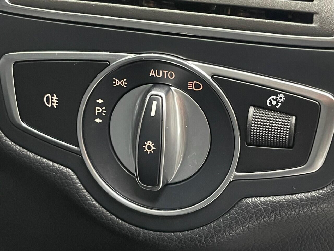 Used Mercedes-Benz GLC 2019 for sale - 76743234: Photo 33