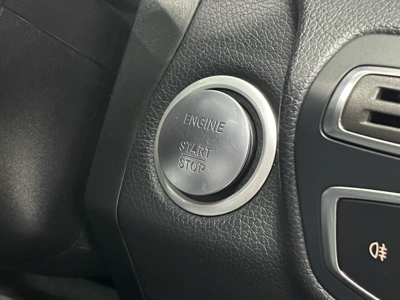 Used Mercedes-Benz GLC 2019 for sale - 76743234: Photo 34