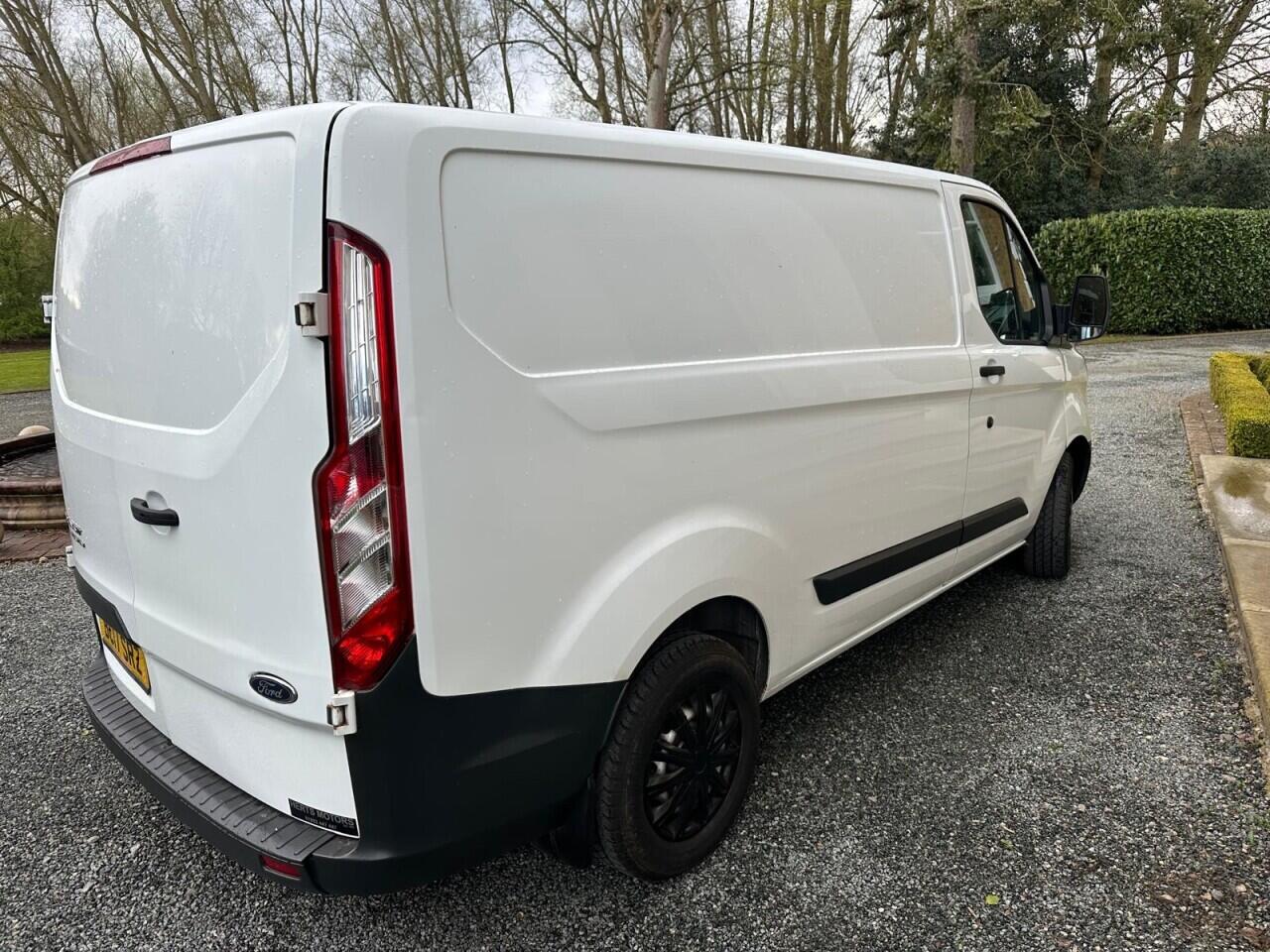 Used Ford Transit Custom 2017 for sale - 78020309: Photo 2