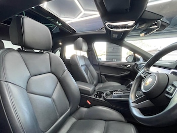 Used Porsche Macan 2023 for sale - 79026155: Photo