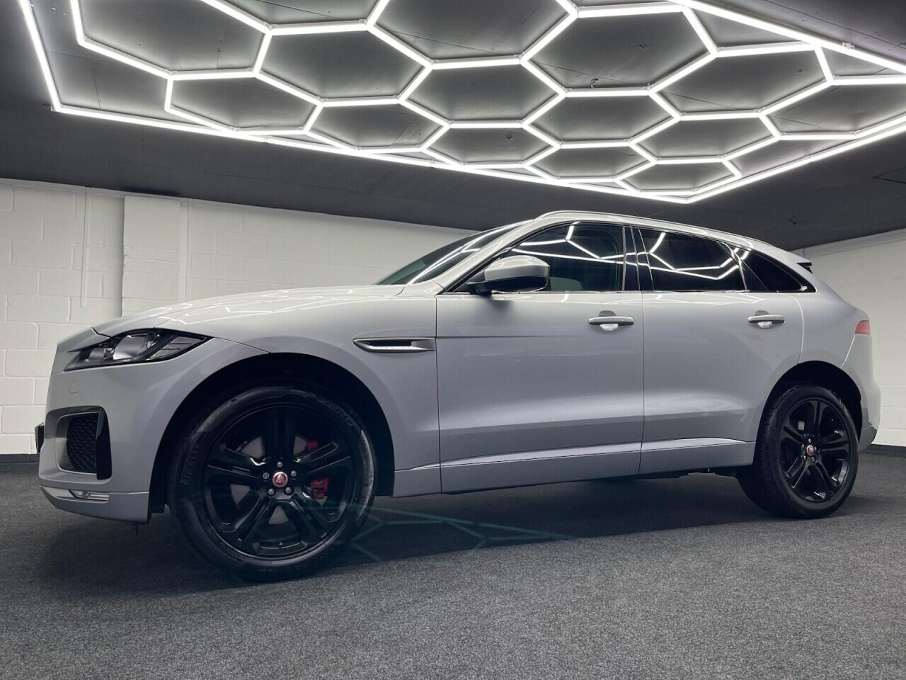 Used Jaguar F-Pace 2016 for sale - 76989746: Photo 13