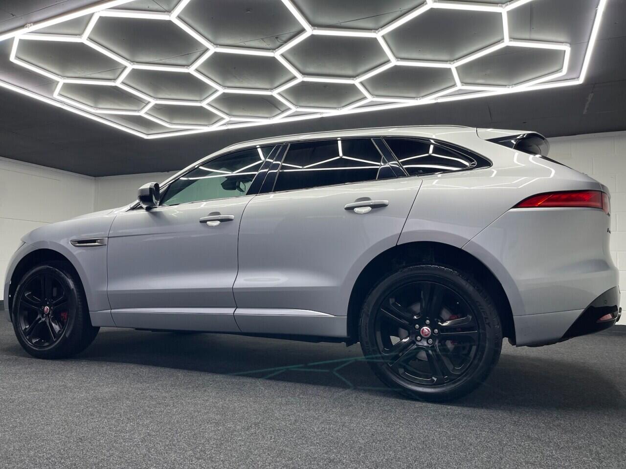 Used Jaguar F-Pace 2016 for sale - 76989746: Photo 15