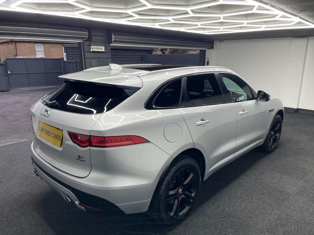 Used Jaguar F-Pace 2016 for sale - 76989746: Photo 21