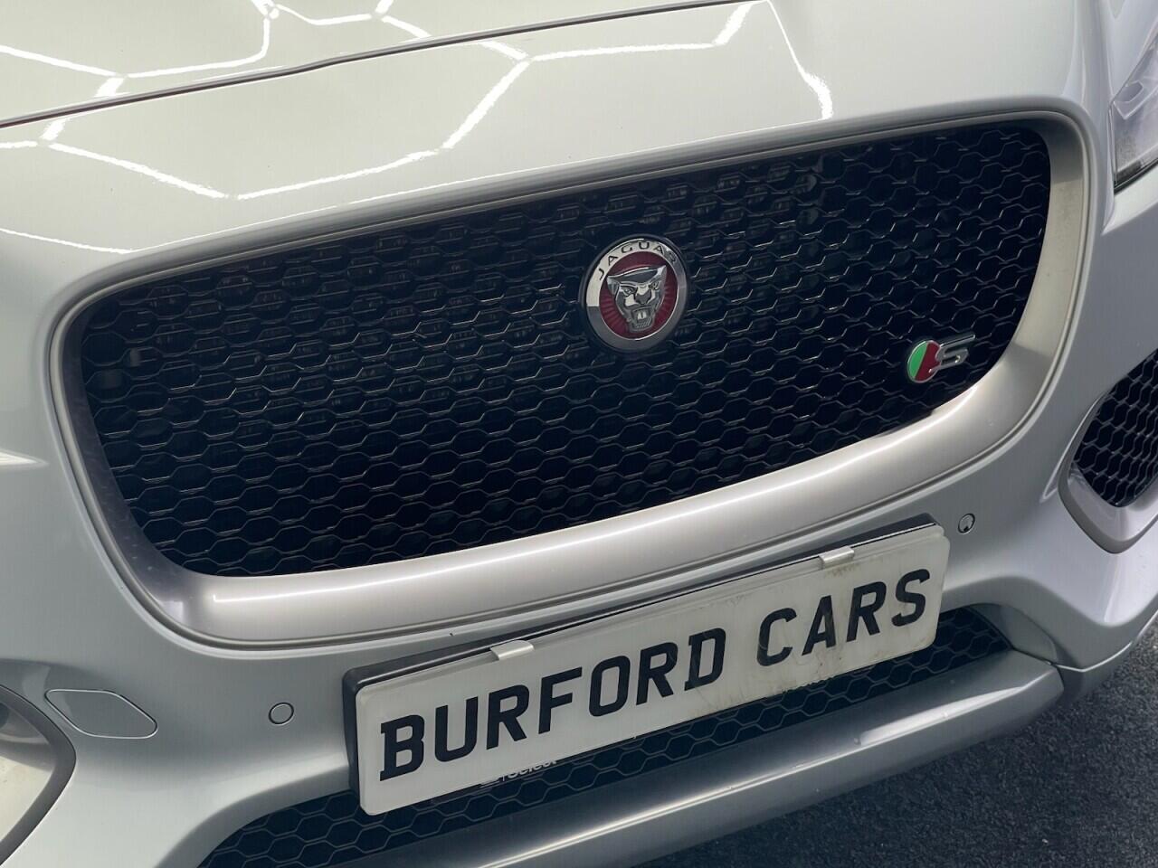 Used Jaguar F-Pace 2016 for sale - 76989746: Photo 26