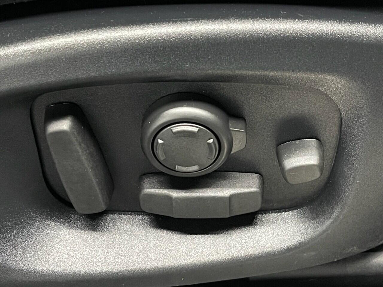 Used Jaguar F-Pace 2016 for sale - 76989746: Photo 29