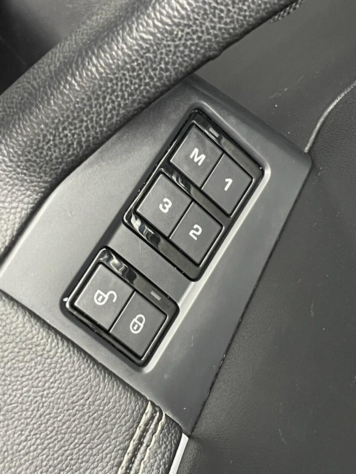 Used Jaguar F-Pace 2016 for sale - 76989746: Photo 31