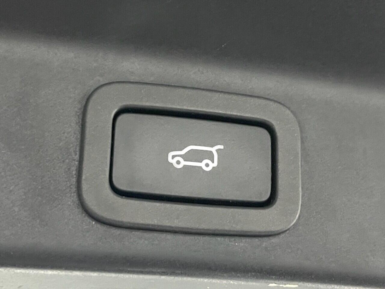 Used Jaguar F-Pace 2016 for sale - 76989746: Photo 39