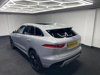 Used Jaguar F-Pace 2016 for sale - 76989746: Photo