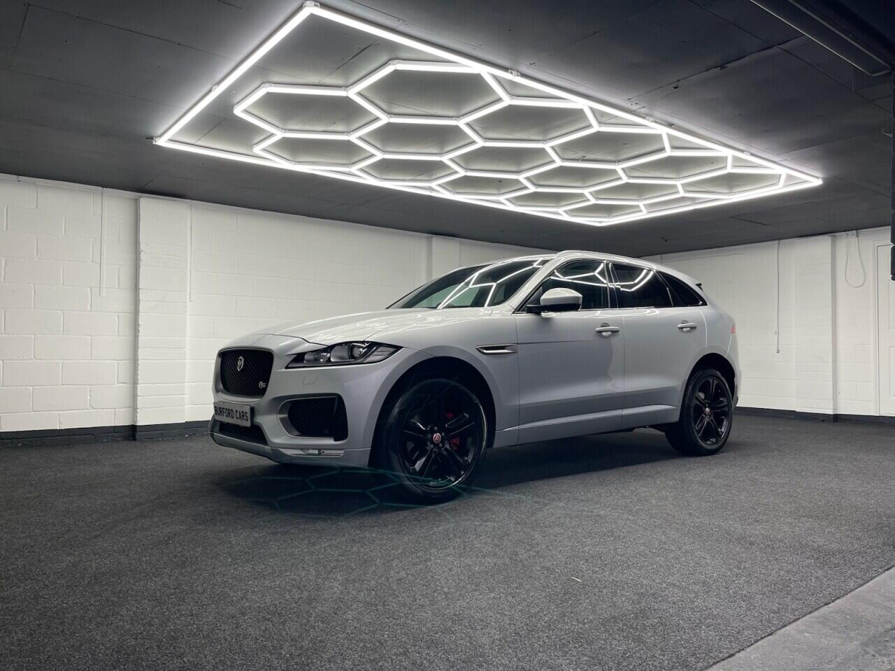 Used Jaguar F-Pace 2016 for sale - 76989746: Photo 6