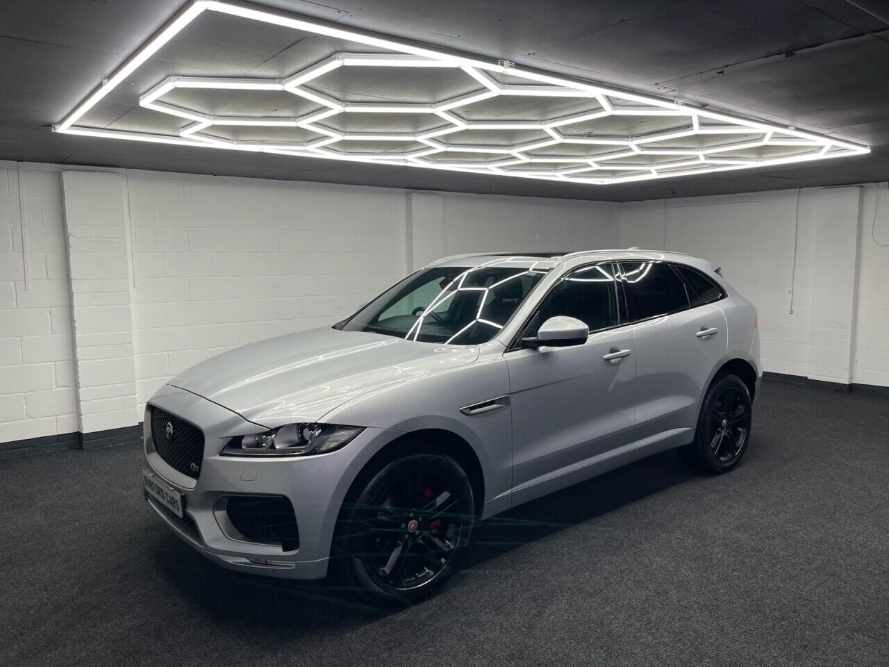 Used Jaguar F-Pace 2016 for sale - 76989746: Photo 7
