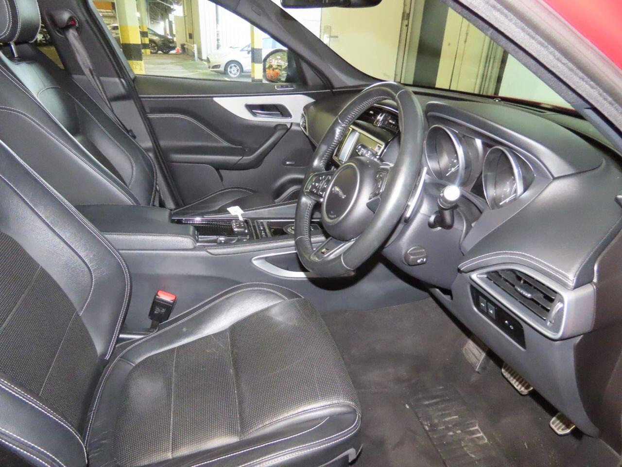 Used Jaguar F-Pace 2016 for sale - 76666703: Photo 5