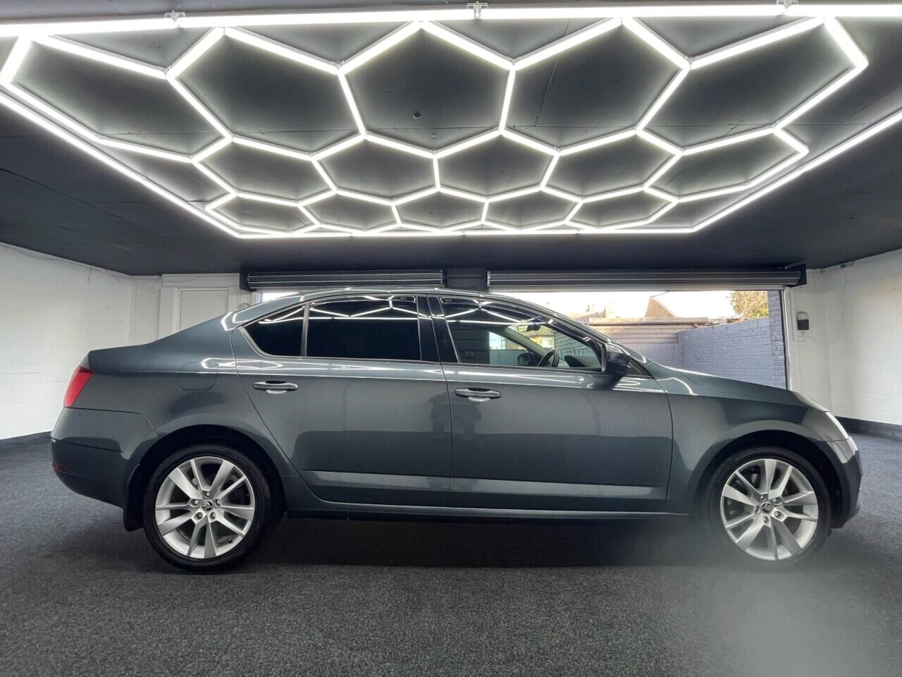 Used Skoda Octavia 2020 for sale - 76635420: Photo 19