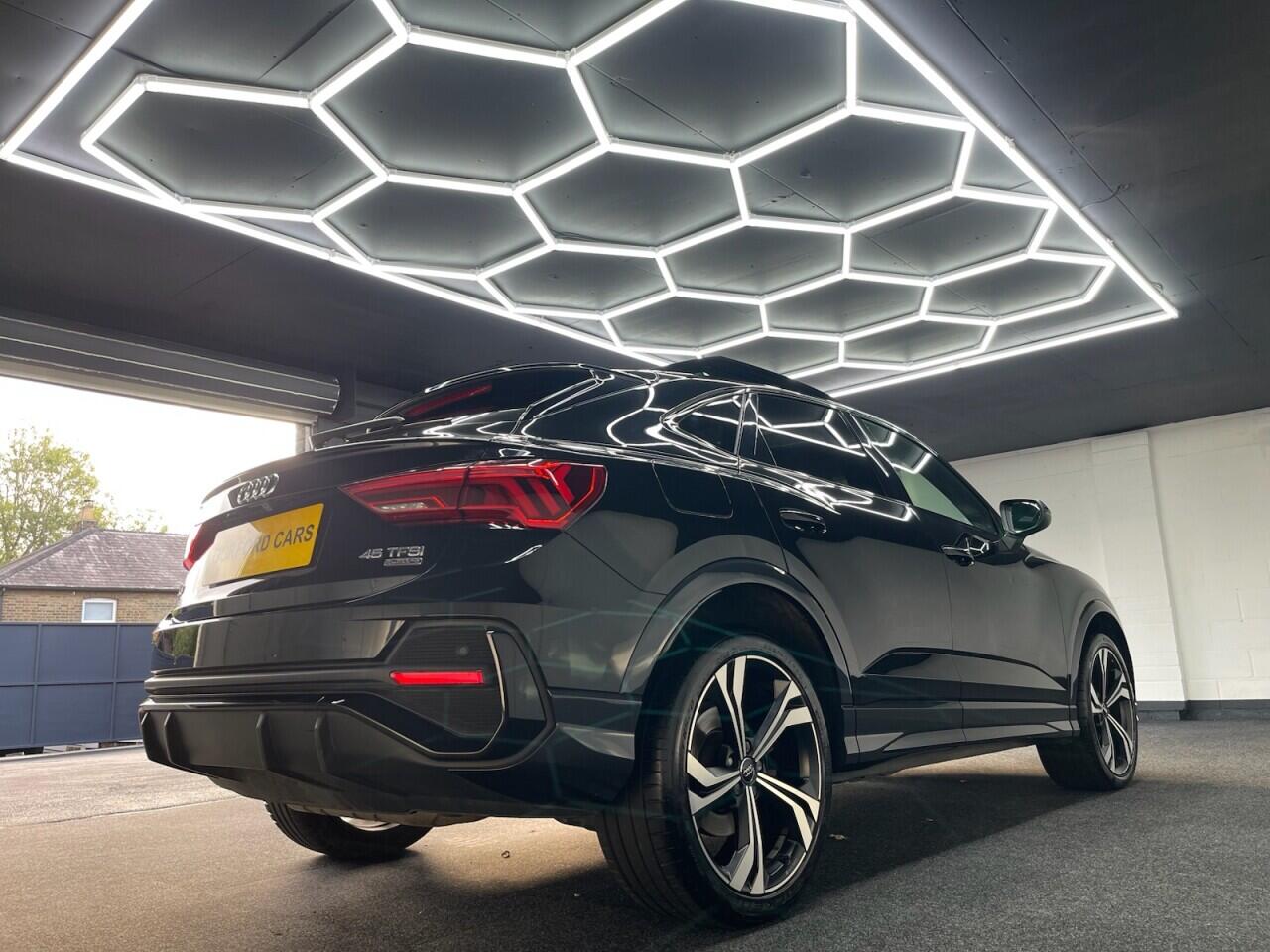 Used Audi Q3 2019 for sale - 76635433: Photo 18