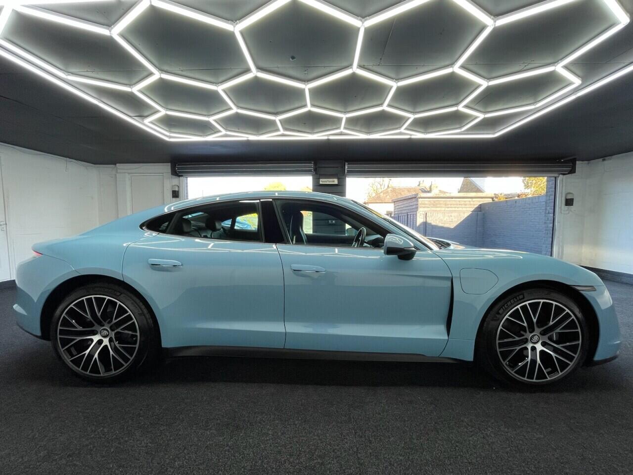 Used Porsche Taycan 2022 for sale - 78157204: Photo 3