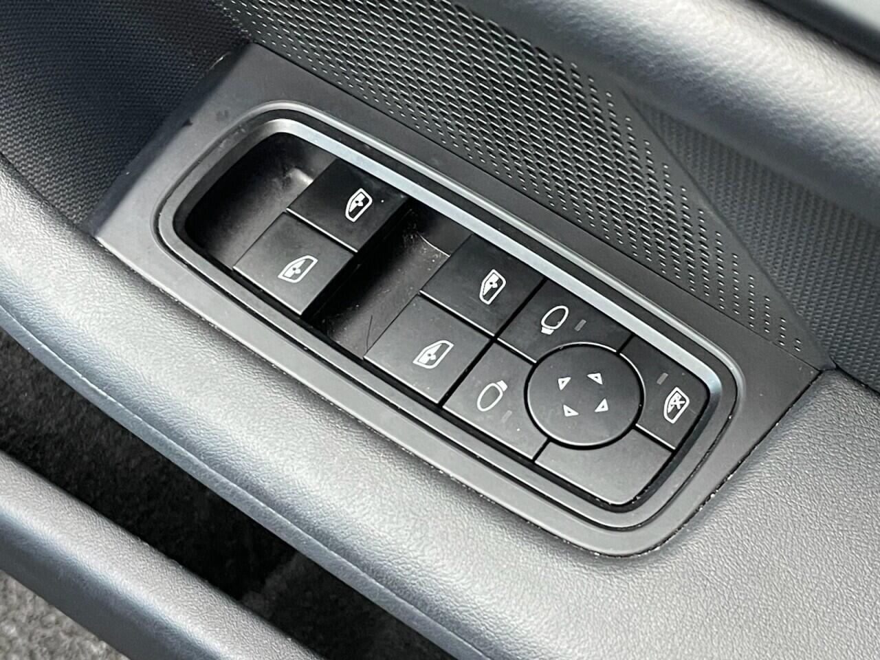 Used Porsche Taycan 2022 for sale - 78157204: Photo 34