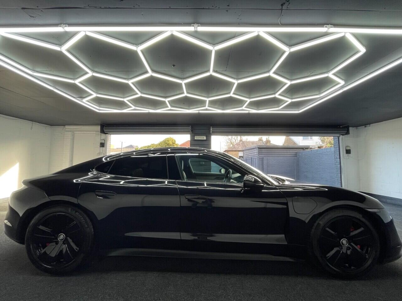 Used Porsche Taycan 2022 for sale - 76635414: Photo 3