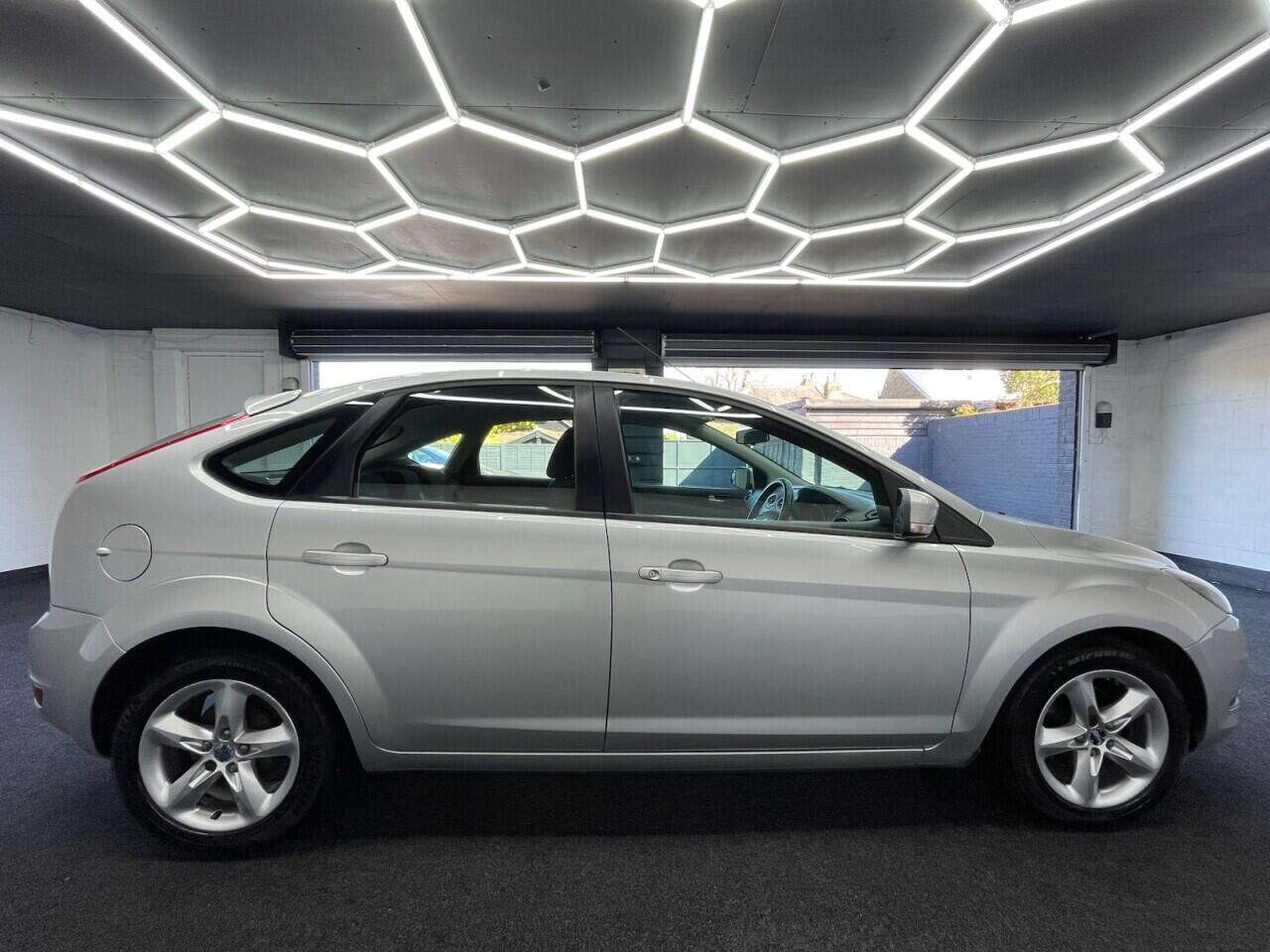 Used Ford Focus 2009 for sale - 78157123: Photo 3