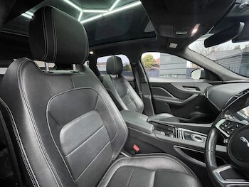 Used Jaguar F-Pace 2020 for sale - 76965369: Photo