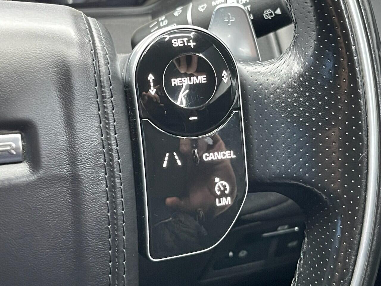 Used Land Rover Range Rover Velar 2018 for sale - 76635435: Photo 35