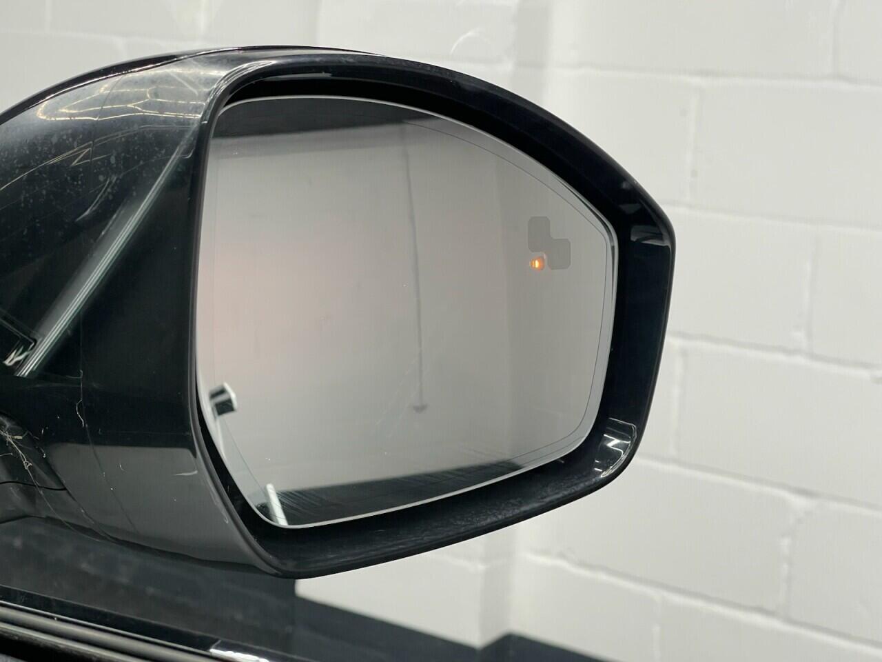 Used Land Rover Range Rover Velar 2018 for sale - 76635435: Photo 38