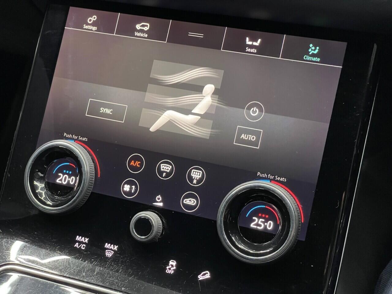 Used Land Rover Range Rover Velar 2018 for sale - 76635435: Photo 47