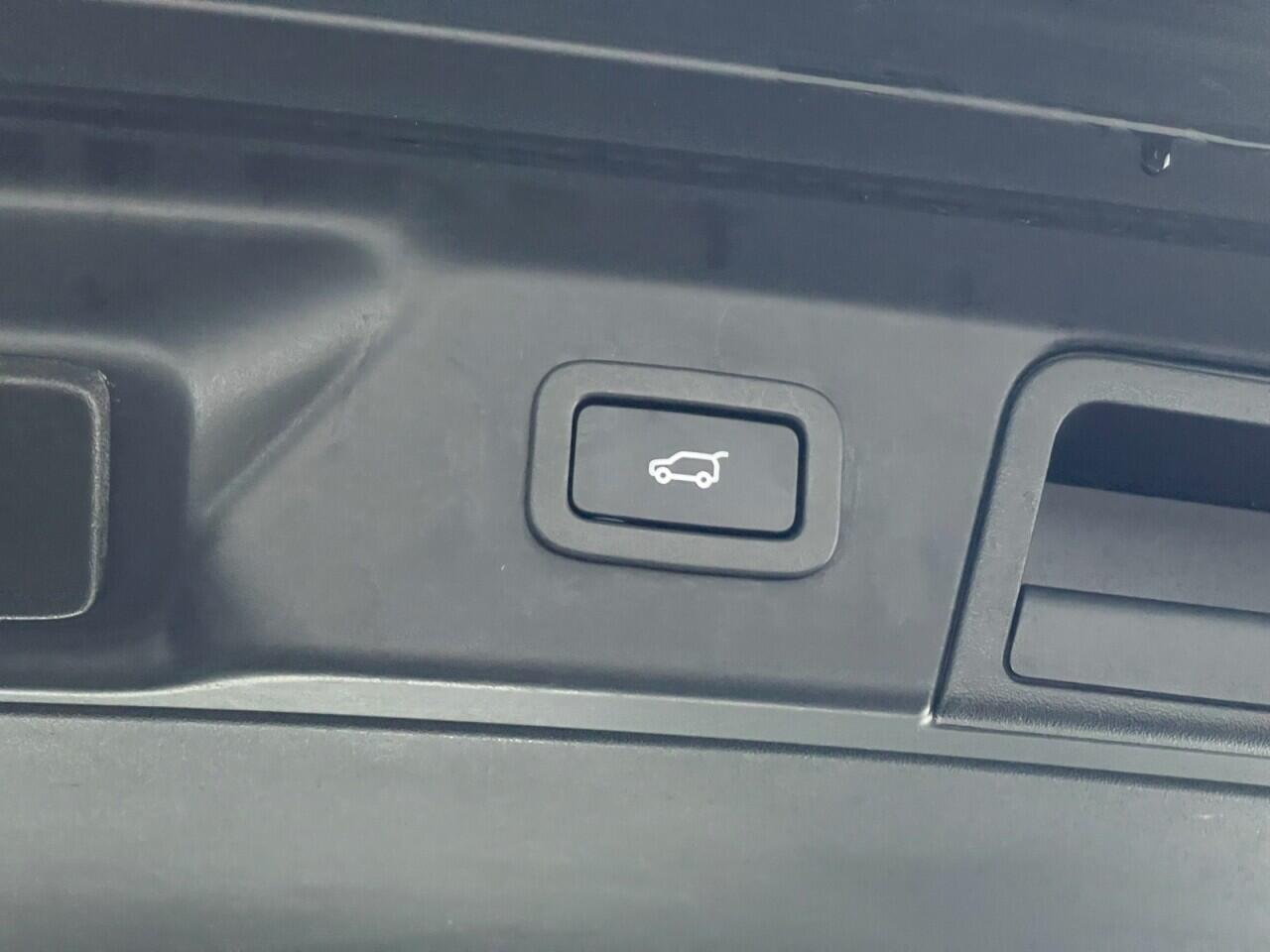 Used Land Rover Range Rover Velar 2018 for sale - 76635435: Photo 49