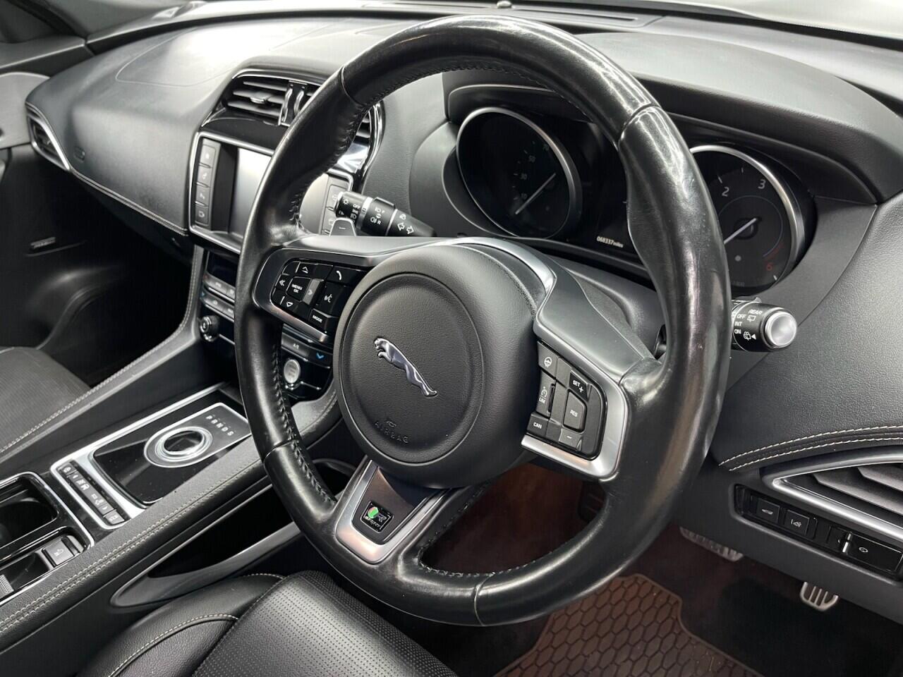 Used Jaguar F-Pace 2018 for sale - 77229275: Photo 10