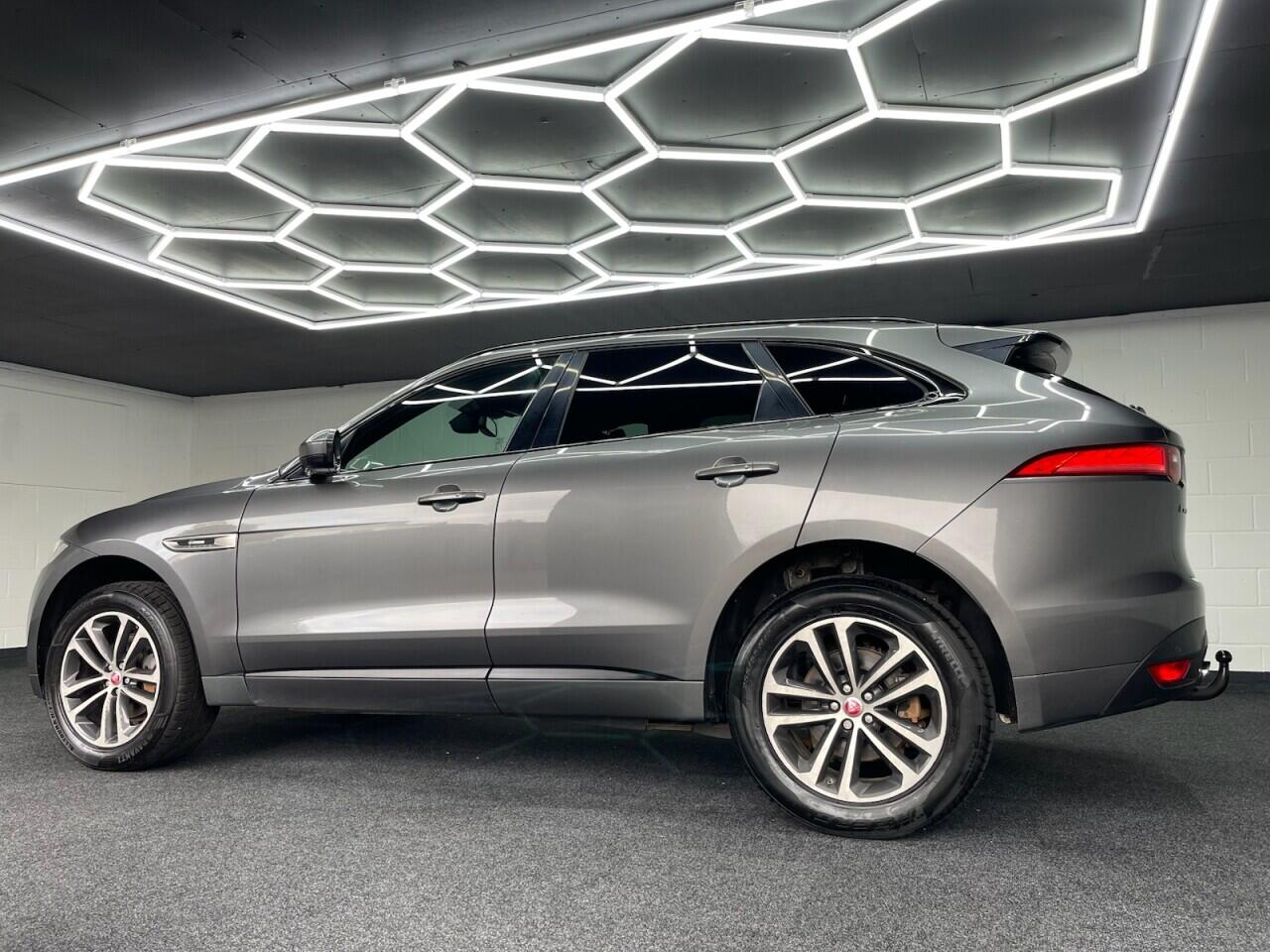 Used Jaguar F-Pace 2018 for sale - 77229275: Photo 14