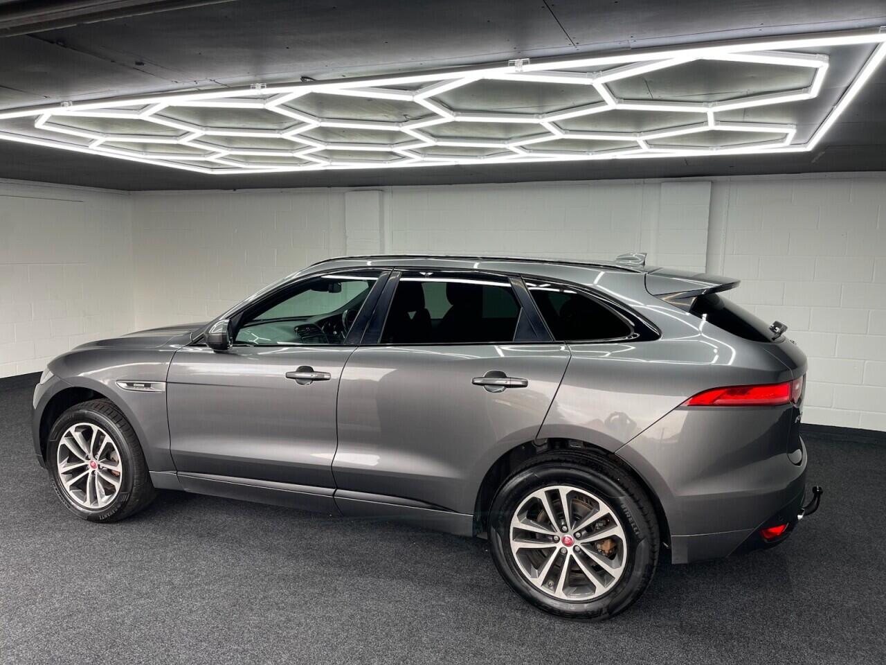 Used Jaguar F-Pace 2018 for sale - 77229275: Photo 15