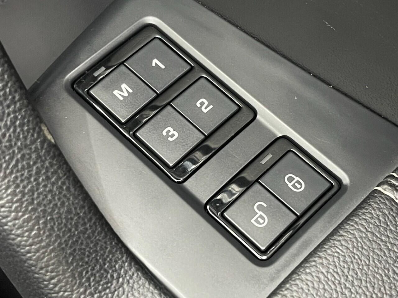 Used Jaguar F-Pace 2018 for sale - 77229275: Photo 26