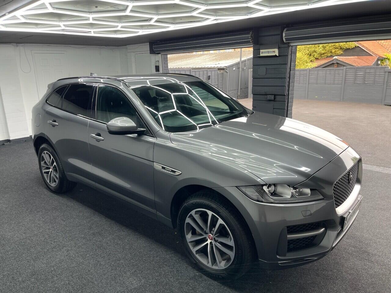 Used Jaguar F-Pace 2018 for sale - 77229275: Photo 3