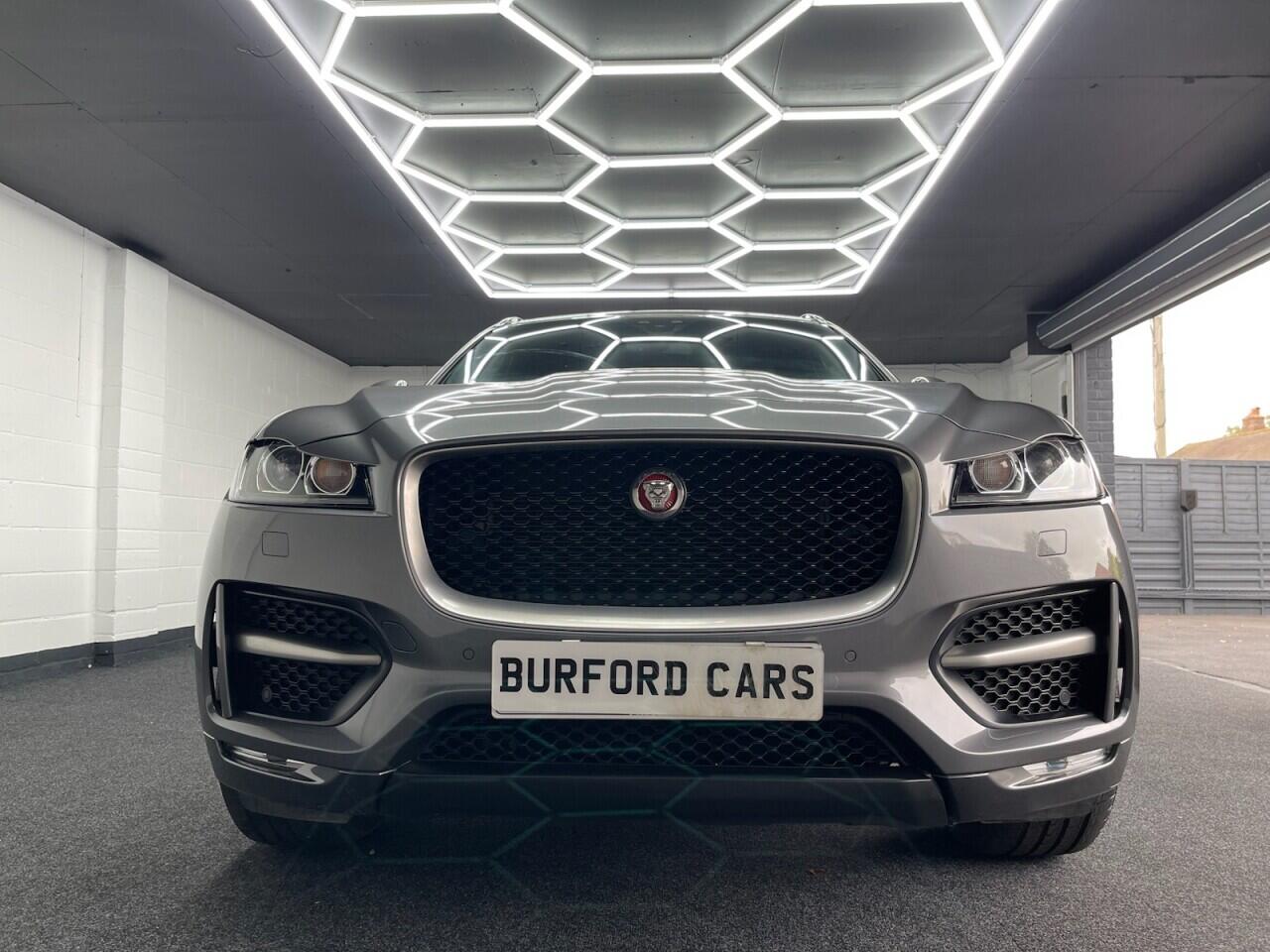 Used Jaguar F-Pace 2018 for sale - 77229275: Photo 4