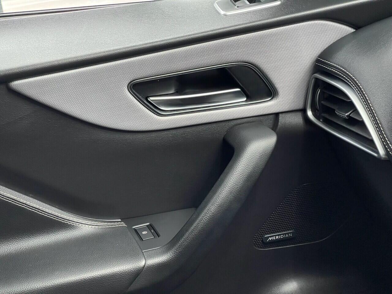 Used Jaguar F-Pace 2018 for sale - 77229275: Photo 46