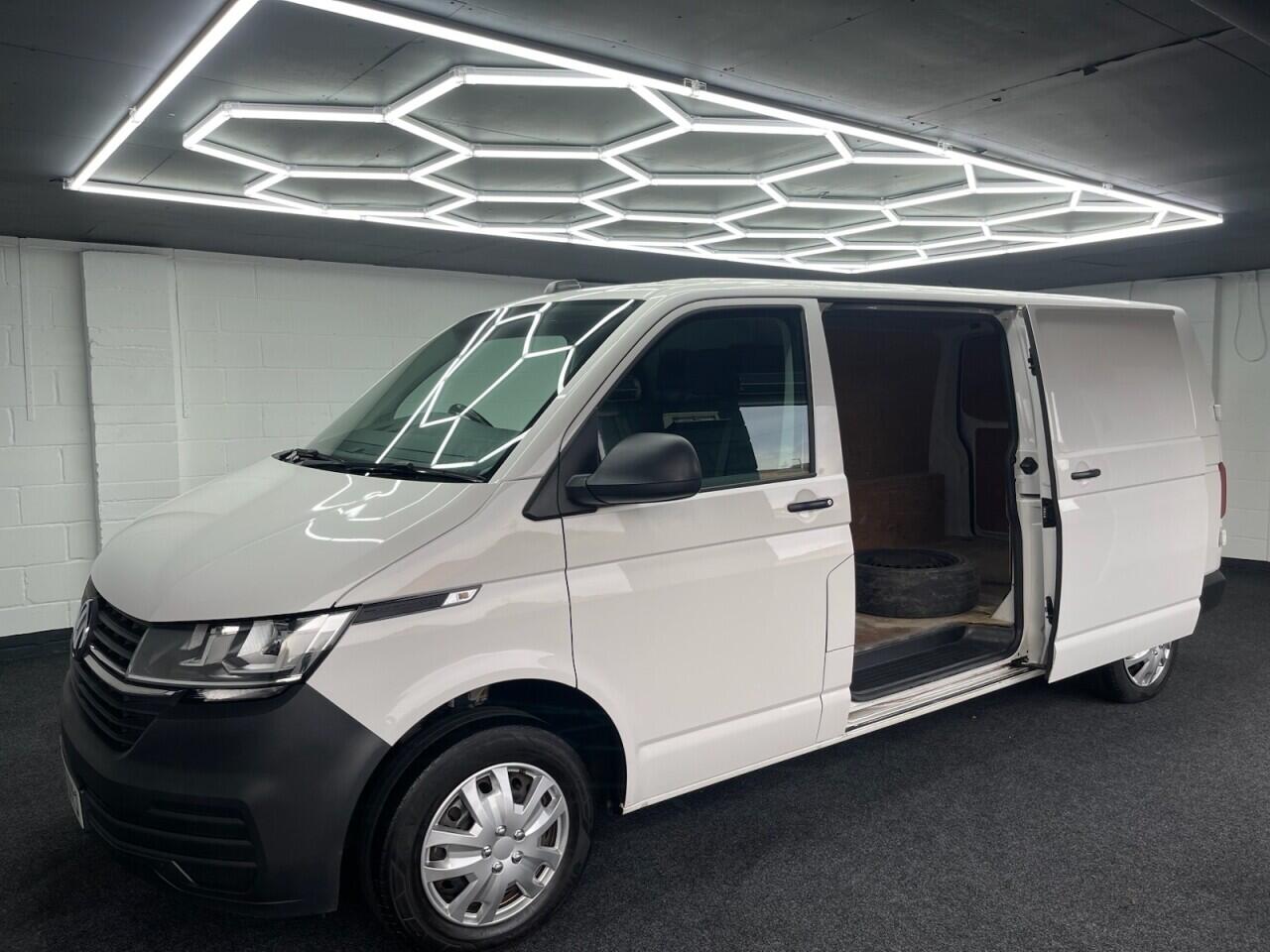 Used Volkswagen Transporter 2023 for sale - 76988399: Photo 8