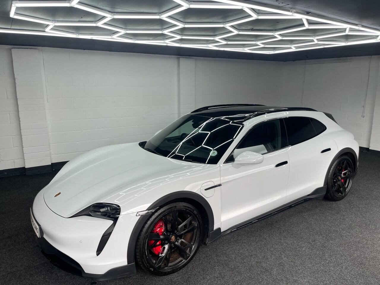 Used Porsche Taycan 2021 for sale - 78047868: Photo 2