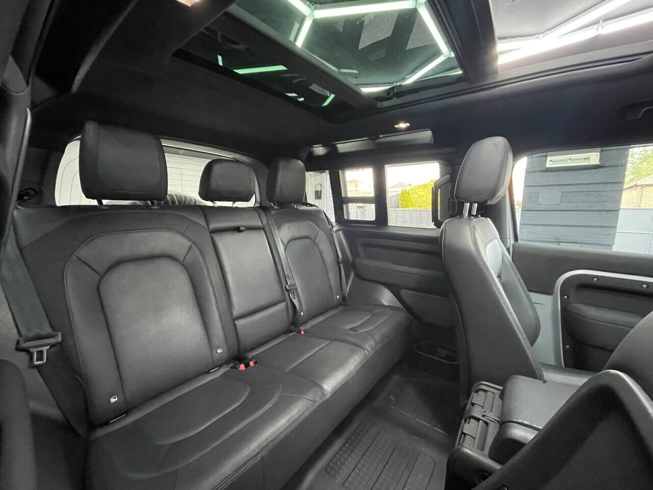 Used Land Rover Defender 2023 for sale - 76635437: Photo 10