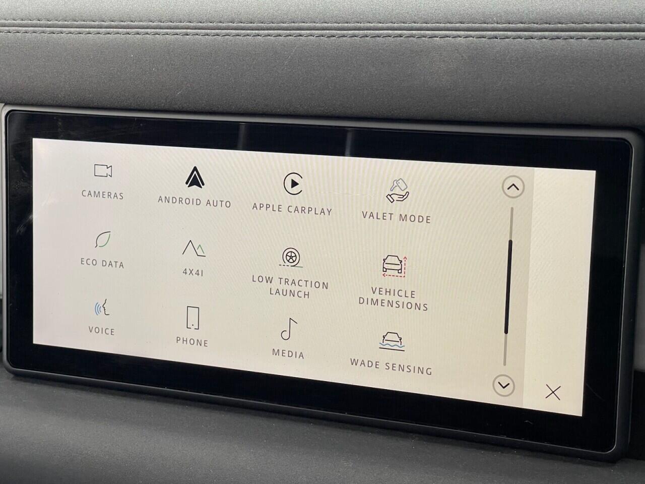 Used Land Rover Defender 2023 for sale - 76635437: Photo 13